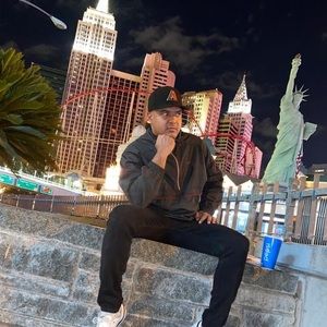 Meet your Posher, Manuel